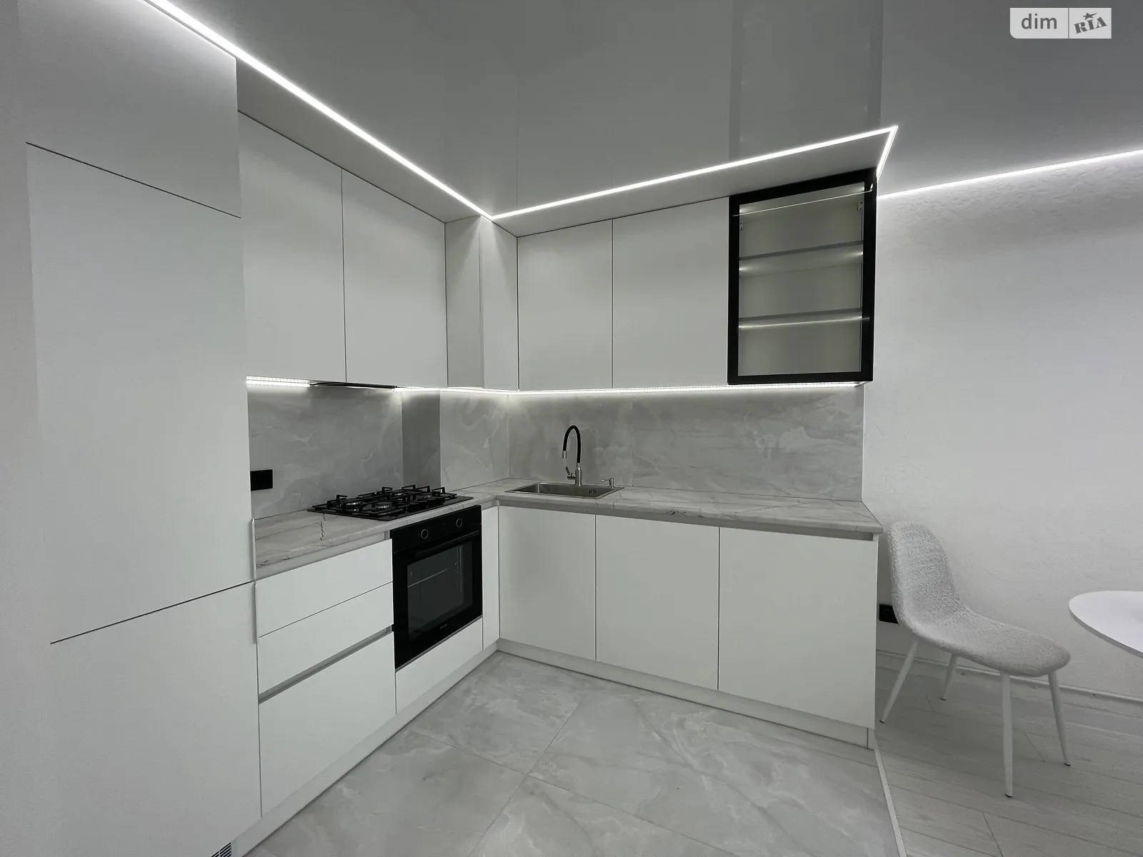2-комнатная квартира 64 кв. м в Тернополе, ул. Смакулы, 8 - фото 1