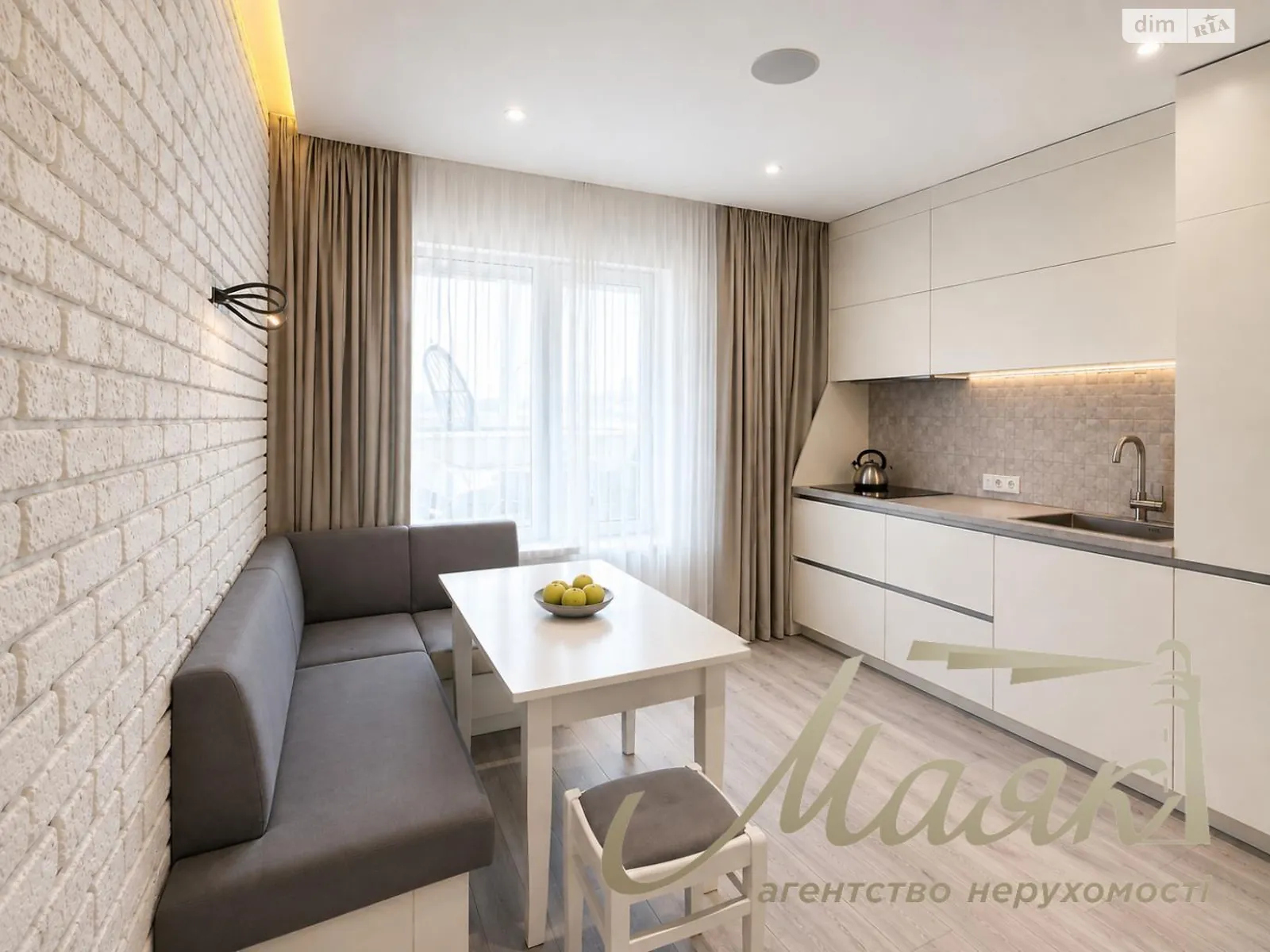Продается 1-комнатная квартира 54.4 кв. м в Киеве, пер. Ясиноватский, 11 - фото 1