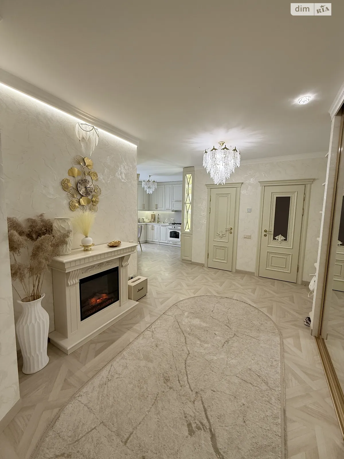 Продається 2-кімнатна квартира 71 кв. м у Чернівцях, цена: 192000 $ - фото 1