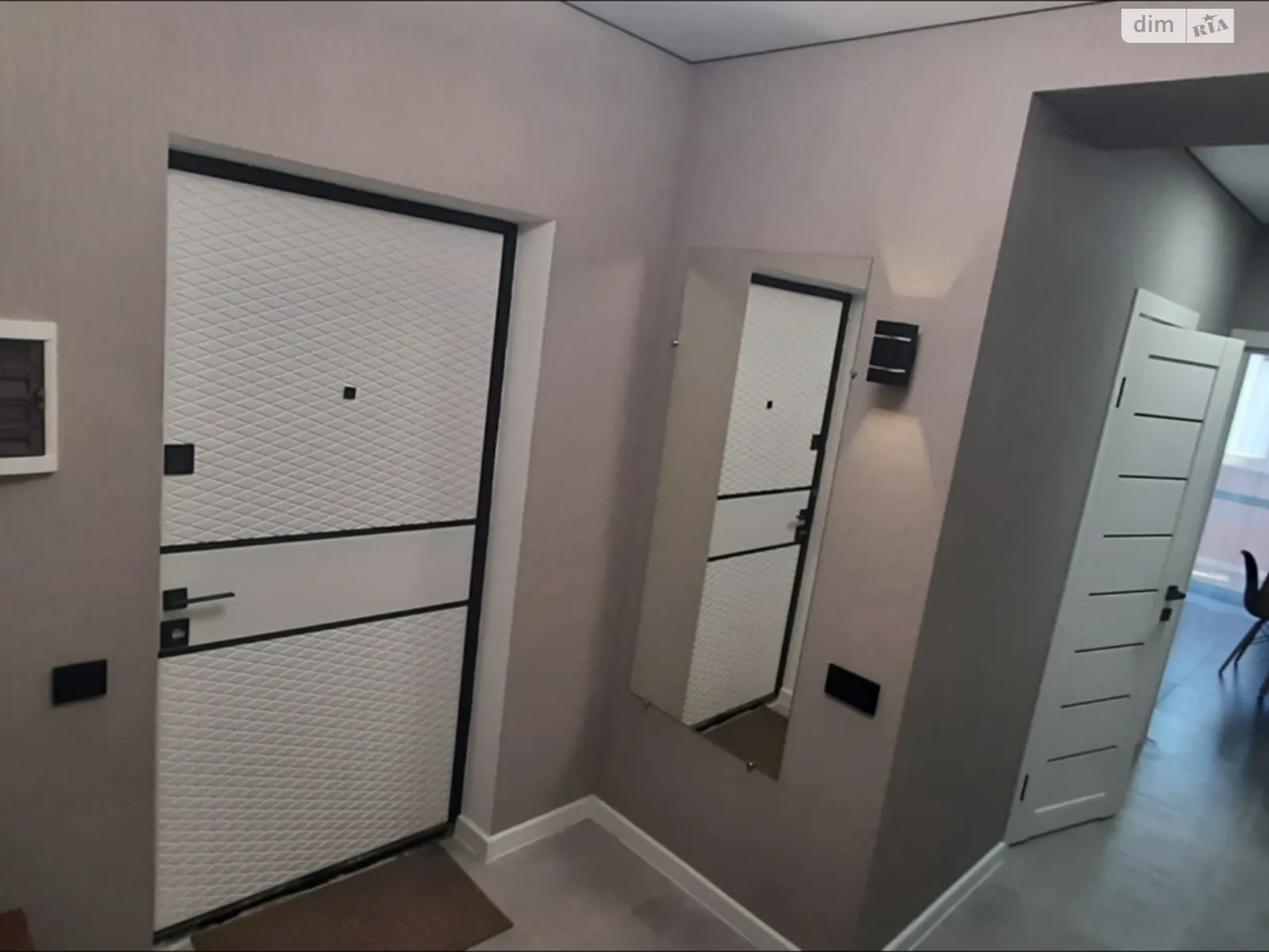 Продается 1-комнатная квартира 46 кв. м в Харькове, ул. Заливная, 12 - фото 1
