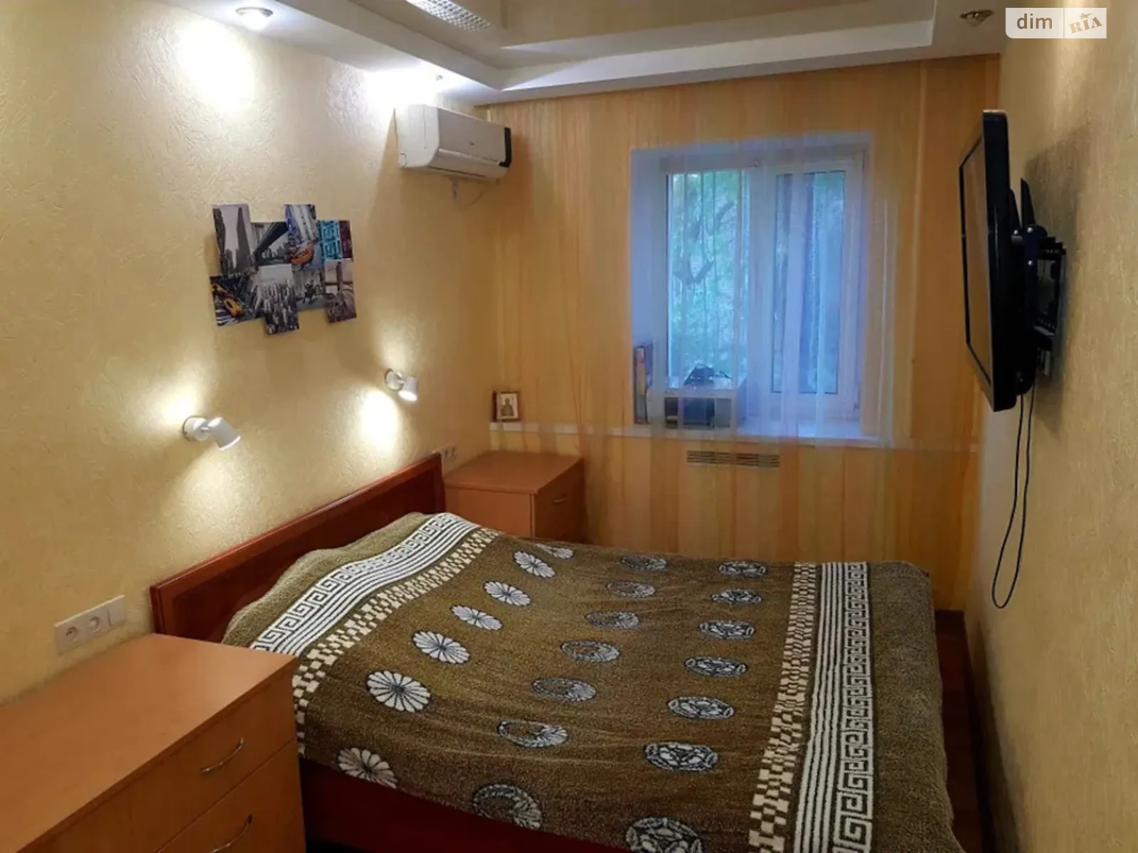 3-комнатная квартира 56 кв. м в Запорожье, ул. Сергея Синенко - фото 1