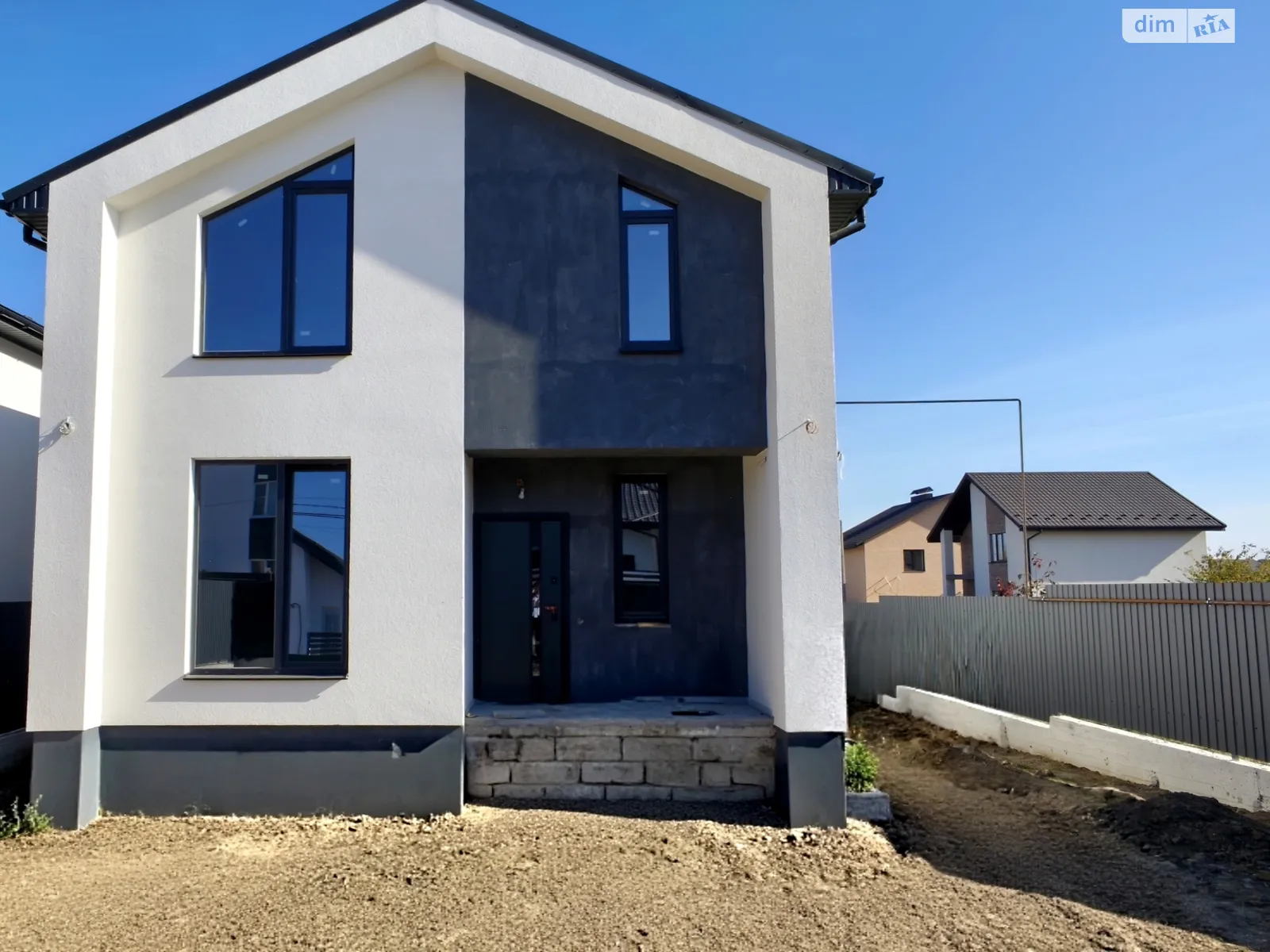 Продается дом на 2 этажа 125 кв. м с верандой, цена: 130000 $ - фото 1