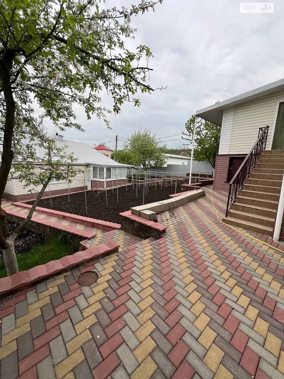 Продается дом на 2 этажа 190.4 кв. м с гаражом, цена: 124000 $ - фото 1