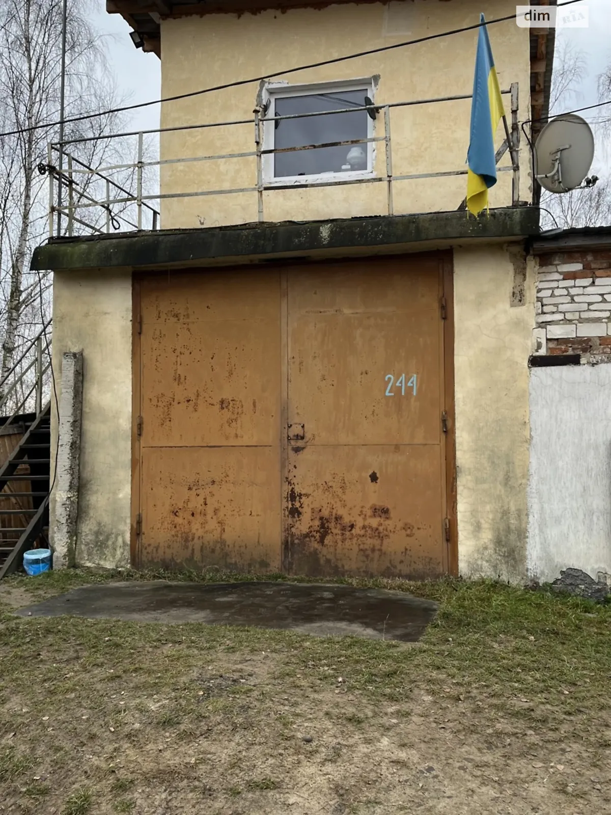 Продается место в гаражном кооперативе универсальный на 63.8 кв. м, цена: 10000 $ - фото 1