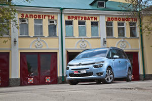 Тест-драйв Citroen Grand C4 Picasso