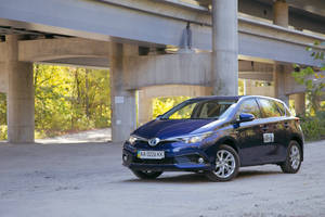 Тест-драйв Toyota Auris Hybrid: Мир перфекциониста