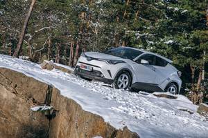 Тест-драйв Toyota C-HR Hybrid: С «Приусом» на уме