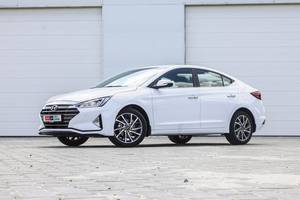 Тест-драйв Hyundai Elantra: Спешите видеть