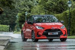 Тест-драйв Toyota Yaris Hybrid: меньше да лучше