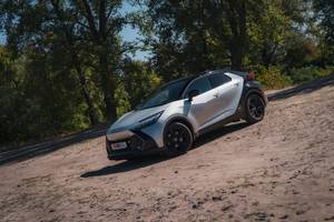 Тест-драйв Toyota C-HR. Сміливі мають більше шансів