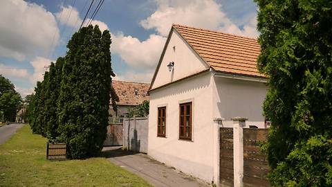 Мэр венгерской деревушки сдает ее в аренду за € 700 в день Мэр венгерской деревушки сдает ее в аренду за € 700 в день