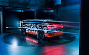 Электрический кроссовер Audi e-tron представят 17 сентября Электрический кроссовер Audi e-tron представят 17 сентября