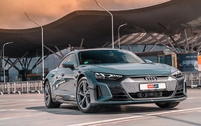 За кермом Audi e-tron GT: раз-два - і в дамках!