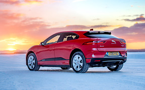 Кросовер Jaguar i-Pace теж пропонуватимуть за підпискою. Яка «абонплата»?