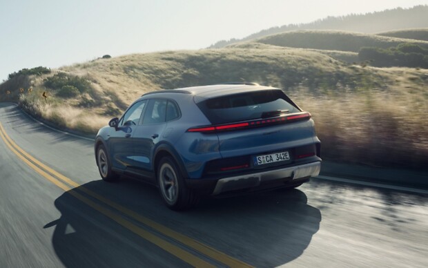 Хреста на ньому немає! Скільки гривень за 666-сильний Porsche Cayenne S Electric?