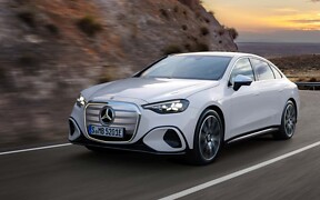 Новий Mercedes C-Класу отримав електричну версію з запасом ходу 800 км