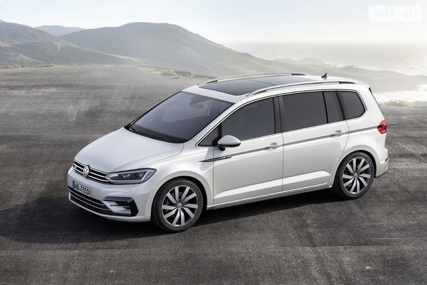 Компактвэн Volkswagen Touran получил спорт-пакет