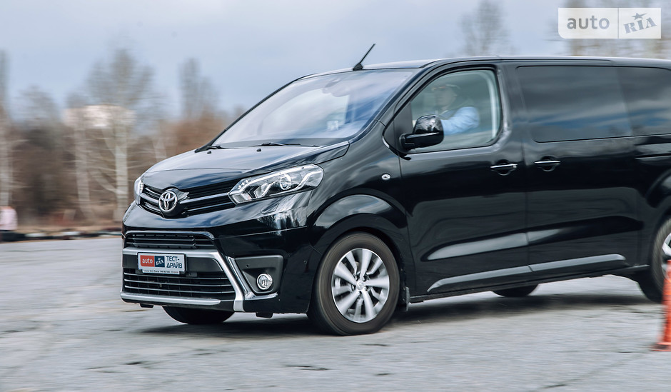 toyota proace verso