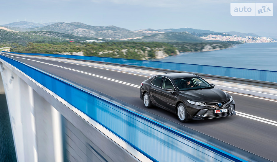 toyota camry hybrid