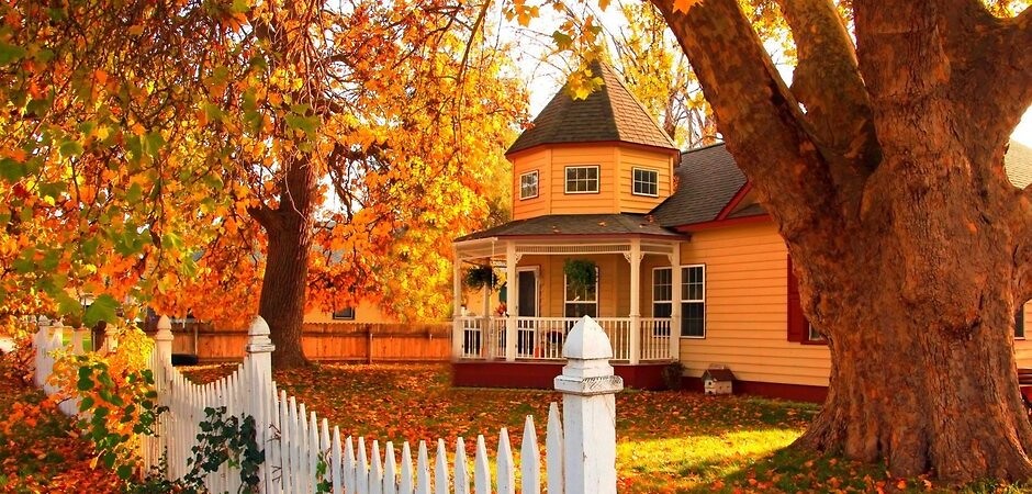 продаж будинку восени