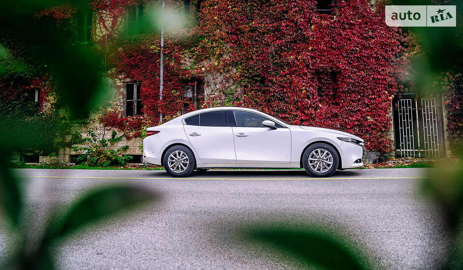 new mazda 3 sedan