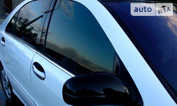 Что такое тонированное стекло? Что такое тонированное стекло?