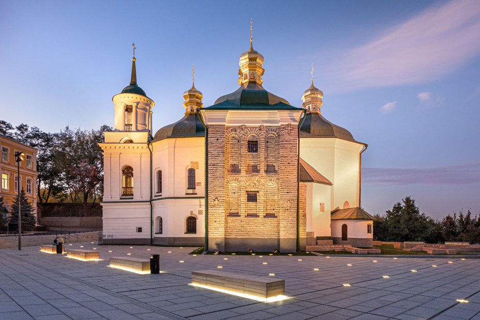 Київ, реконструкція Спаського бастіону поруч з Києво-Печерською лаврою від студії AER