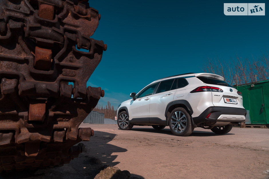 AUTO.RIA – Тойота Корола Кросс 2023 тест драйв и обзор Toyota Corolla ...