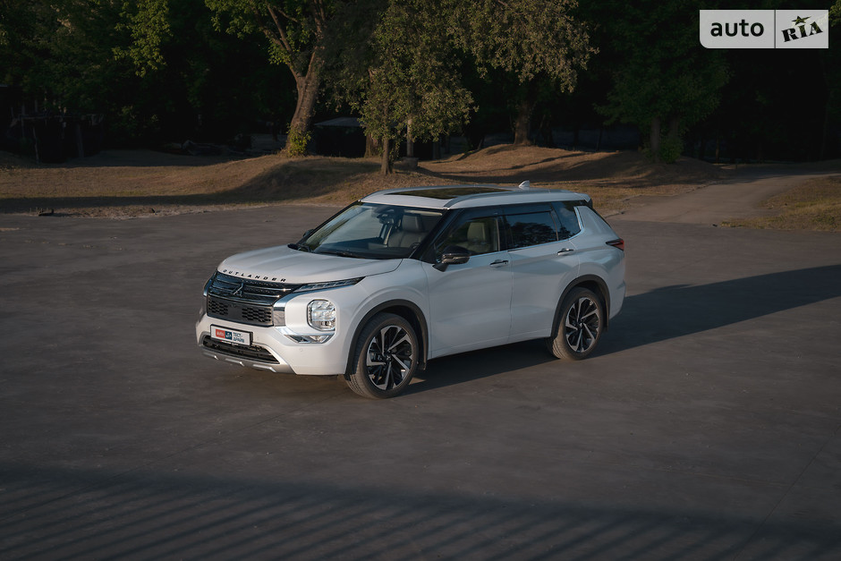 Мітсубісі Аутлендер