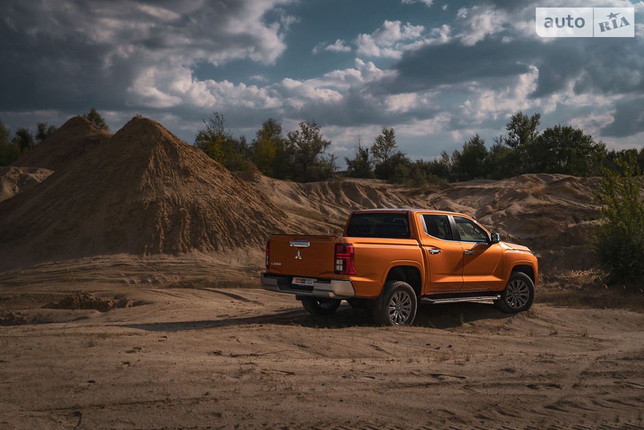 mitsubishi l200 auto ria