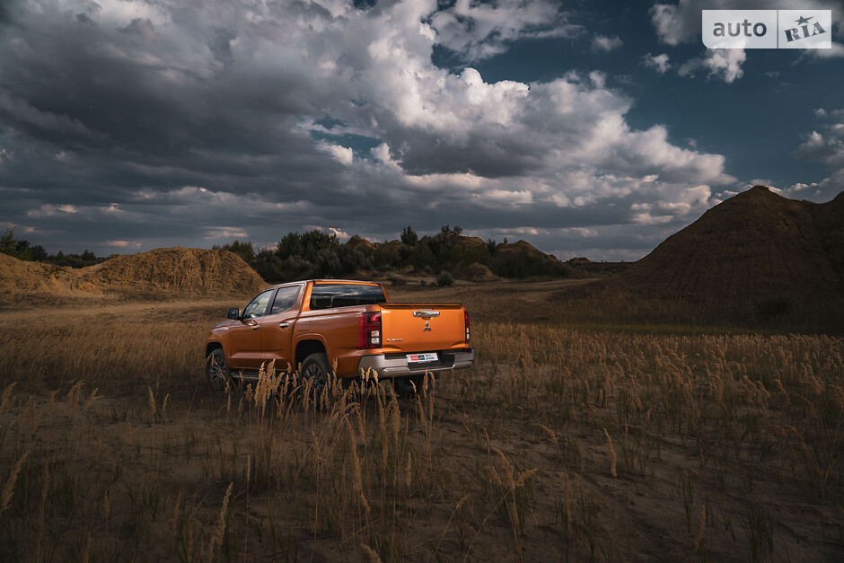 mitsubishi l200 auto ria