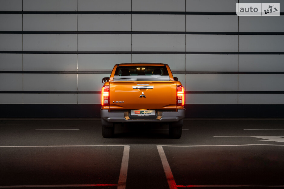 mitsubishi l200 auto ria