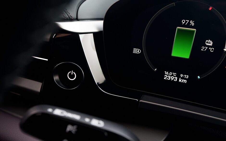 Порше Макан 4 ЄВ