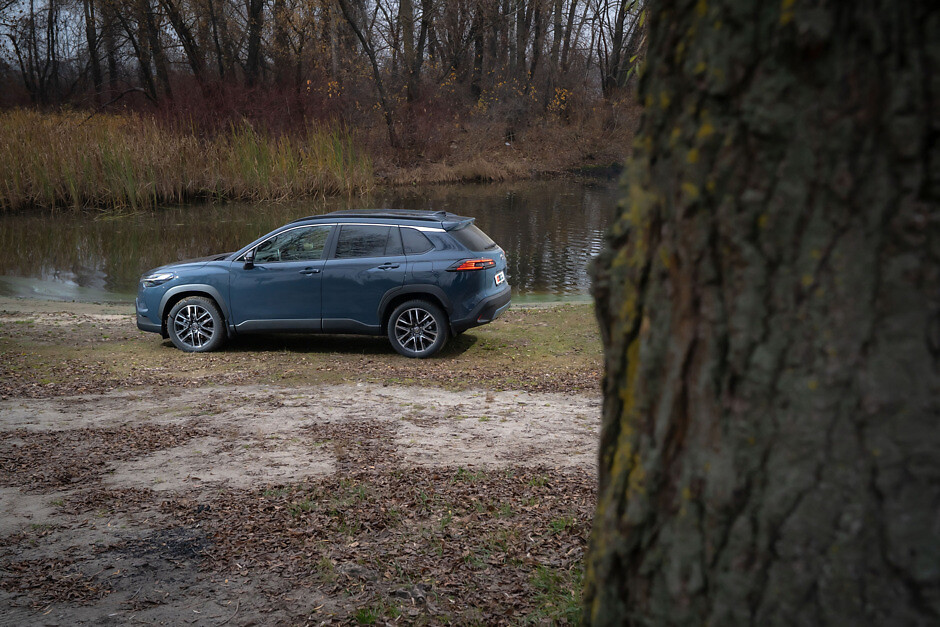 Тойота Королла Кросс