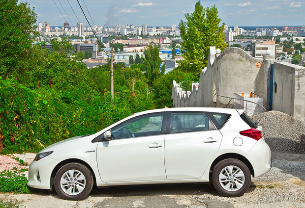 РўРµСЃС‚-РґСЂР°Р№РІ Toyota Auris Hybrid, РіРёР±СЂРёРґ, РўРѕР№РѕС‚Р° РђСѓСЂРёСЃ РіРёР±СЂРёРґ