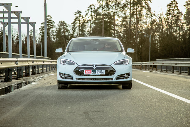 Tesla Model S тест-драйв электрокара