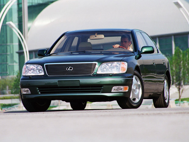 Lexus LS400