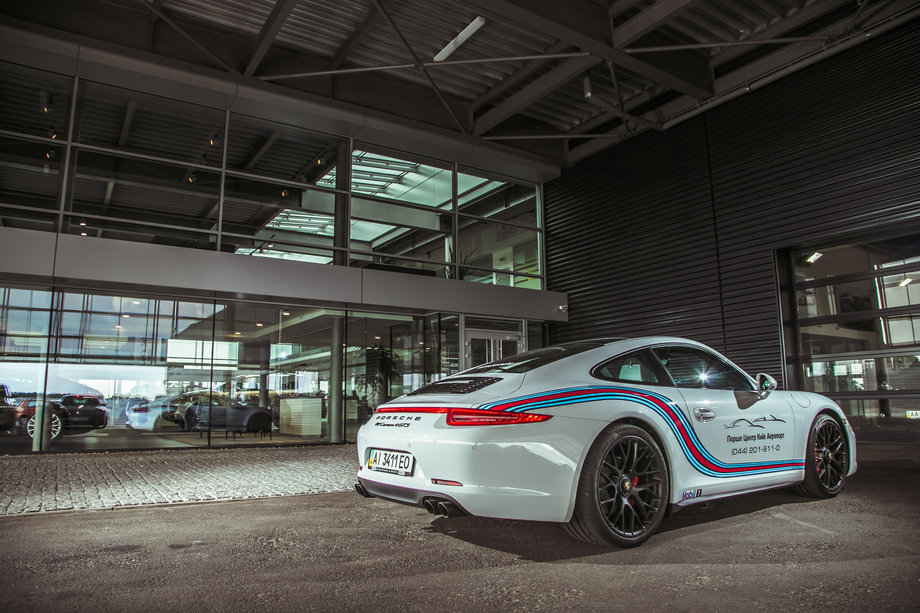 Porsche 911 Carrera 4 GTS