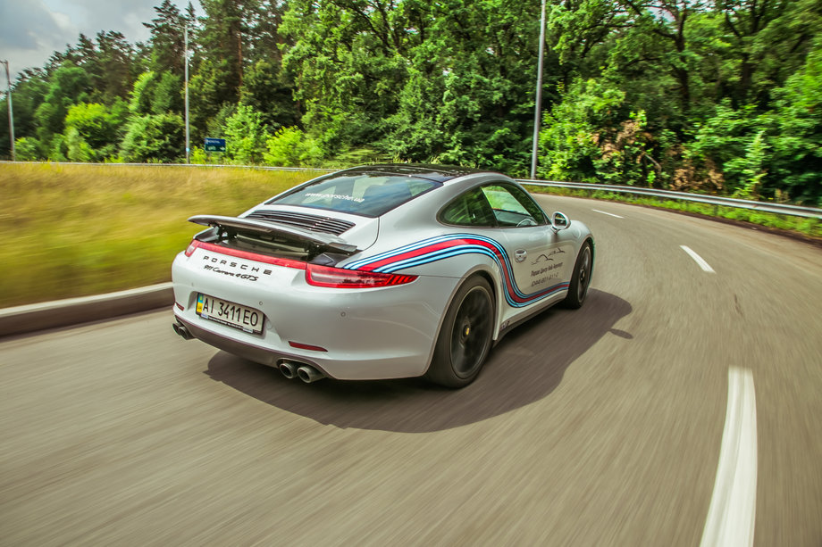 Porsche 911 Carrera 4 GTS