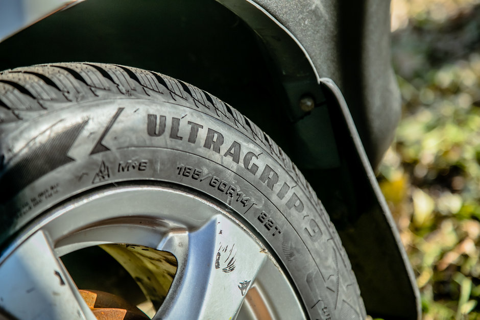 Goodyear UltraGrip 9