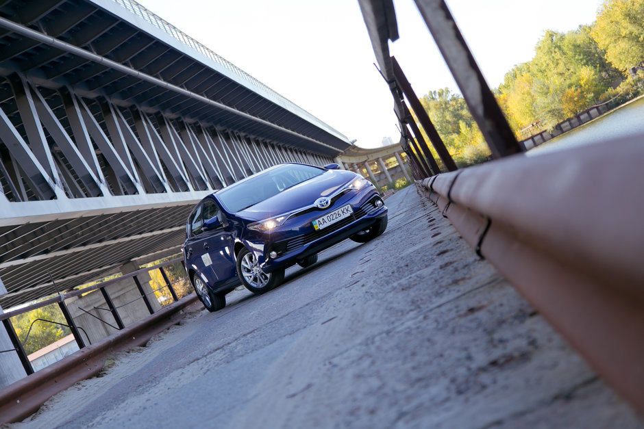 Toyota Auris Hybrid