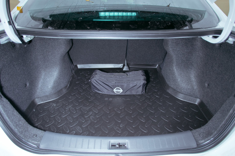 Багажник Nissan Sentra