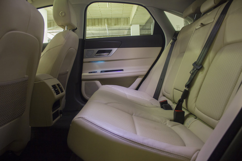 Салон Jaguar XF Салон Jaguar XF