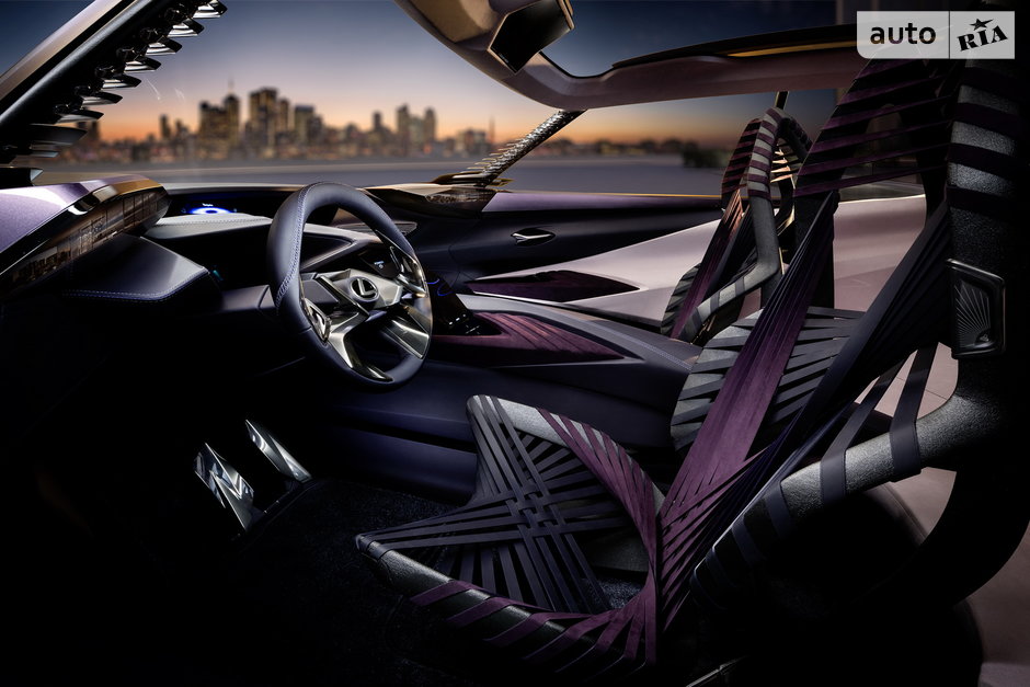 Салон Лексус ЮИкс Салон Лексус ЮИкс