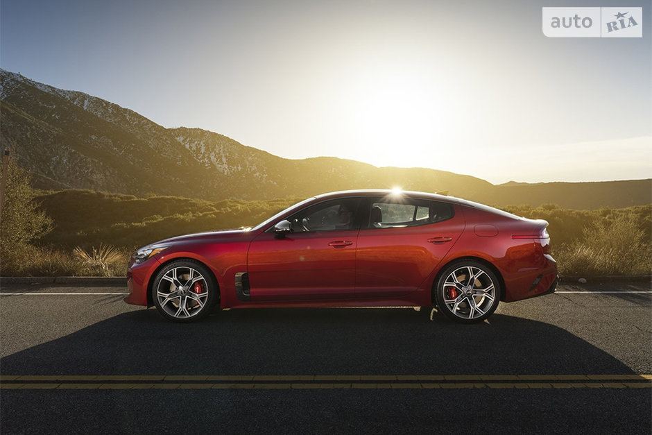 Kia Stinger фото