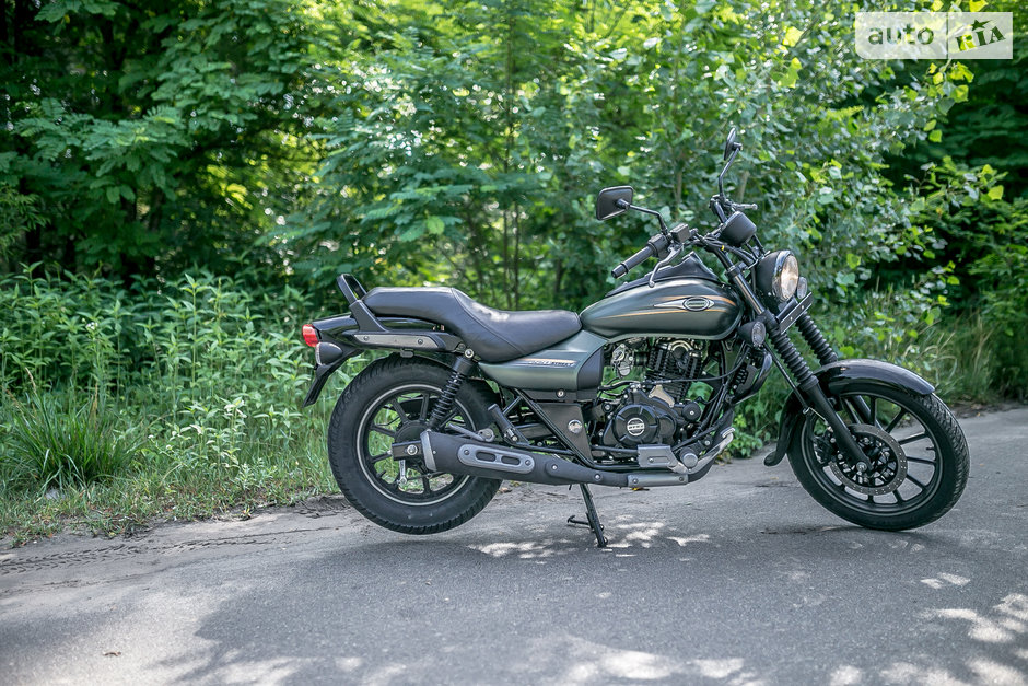 bajaj avenger street 220