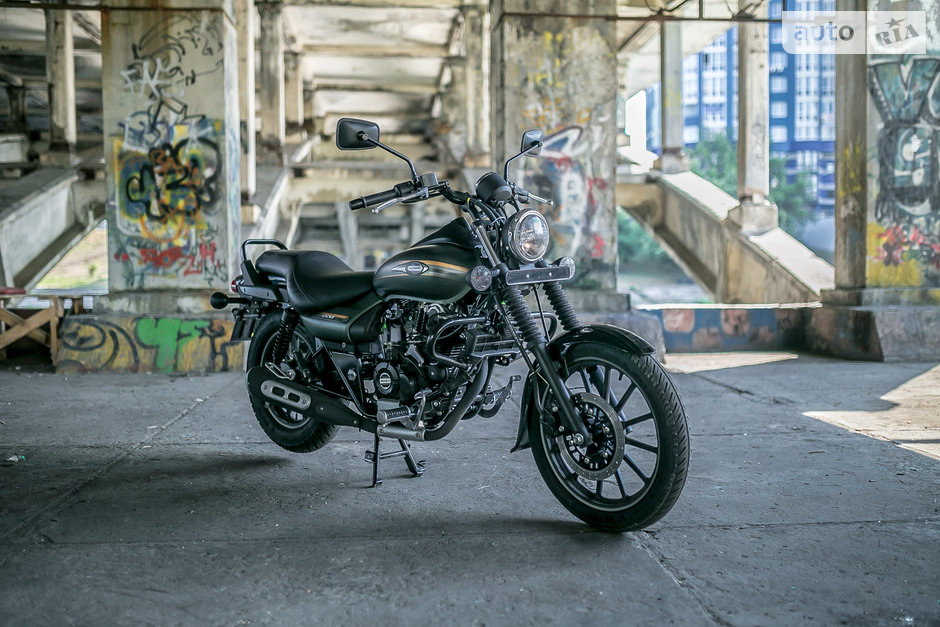 bajaj avenger street 220