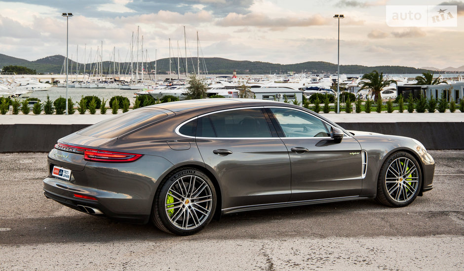 Порше Панамера