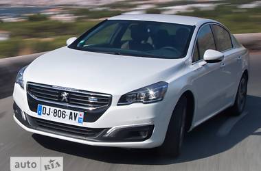 сравнить honda accord и peugeot 508