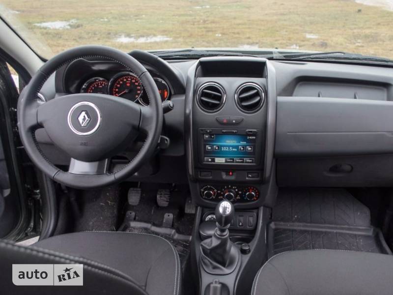 AUTORIA    Renault Duster 2011      